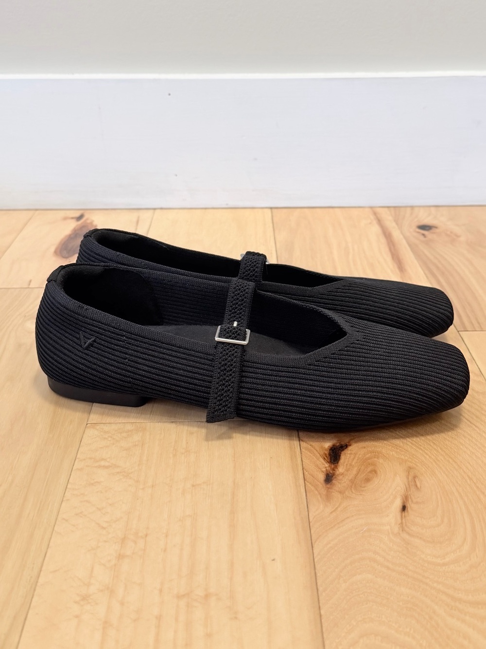 Vivaia Women’s Margot Mary Jane Flats